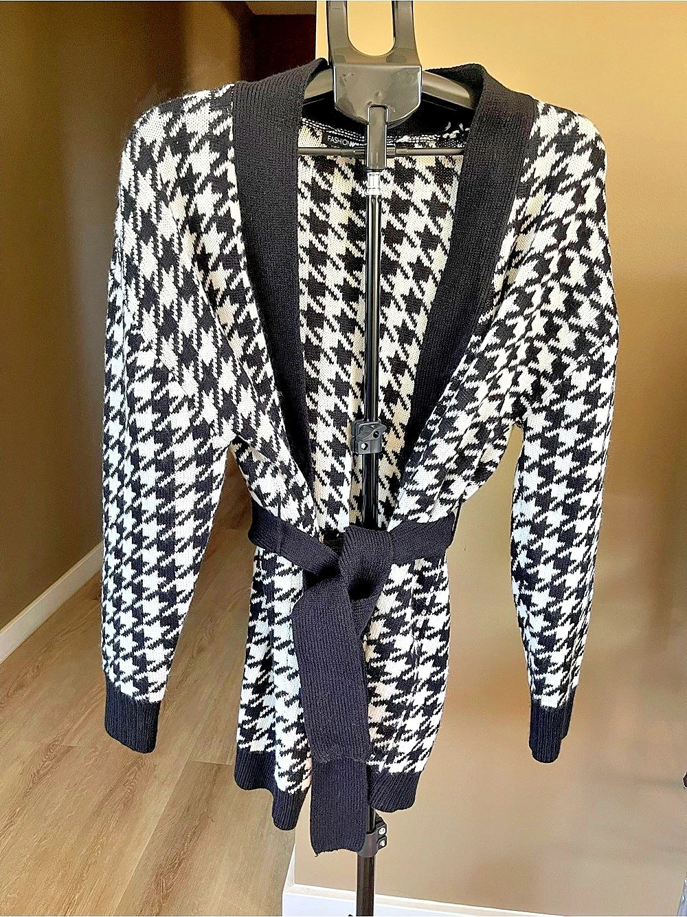 Fashion Nova Houndstooth Belted Cardigan Black & White Size Large